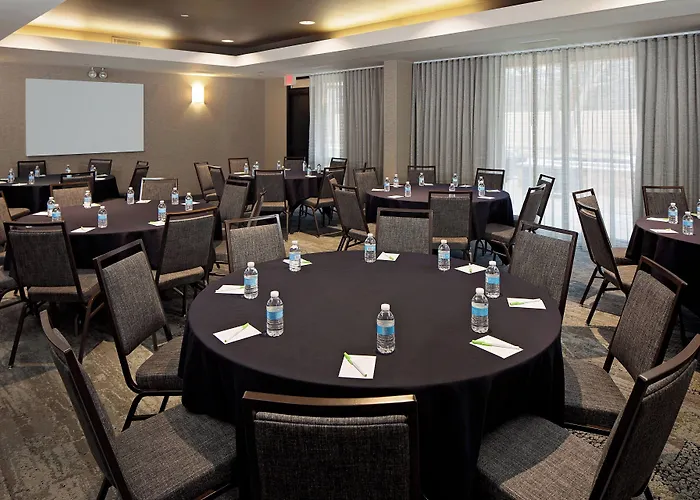 Courtyard By Marriott Richmond Airport
