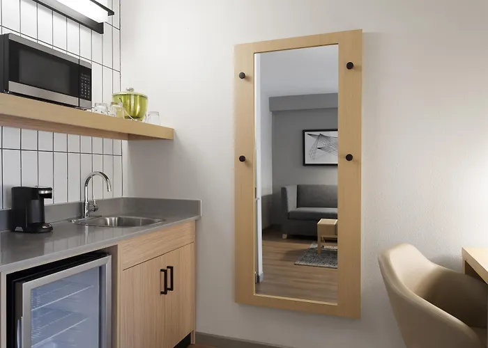 Hyatt Place Roanoke Airport / Valley View Mall