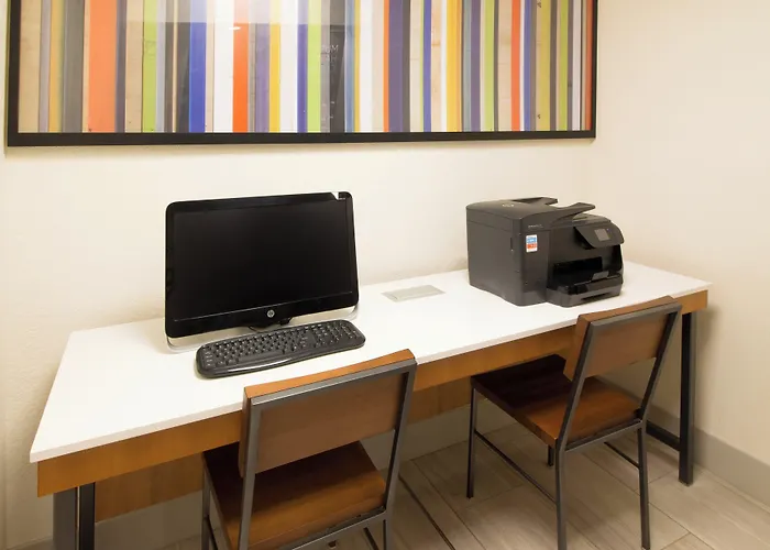 Holiday Inn Express & Suites - Worthington By Ihg