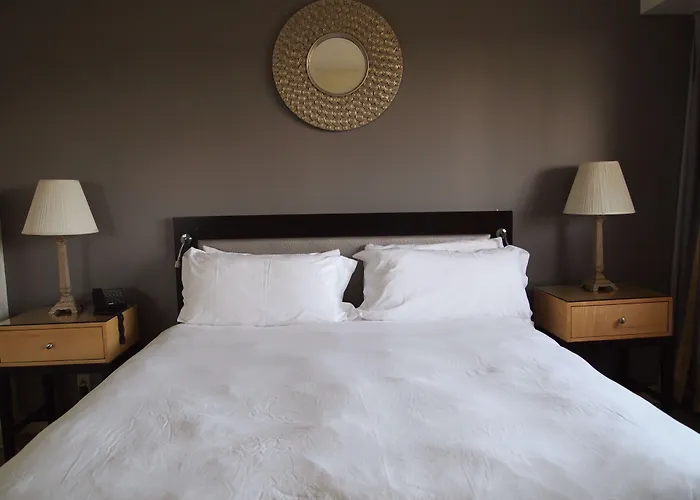 Stamford Suites (Adults Only)