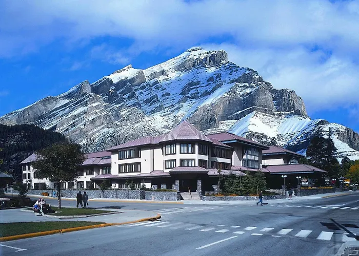 Elk + Avenue Hotel Banff