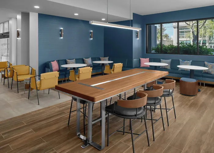 Courtyard By Marriott San Jose Airport
