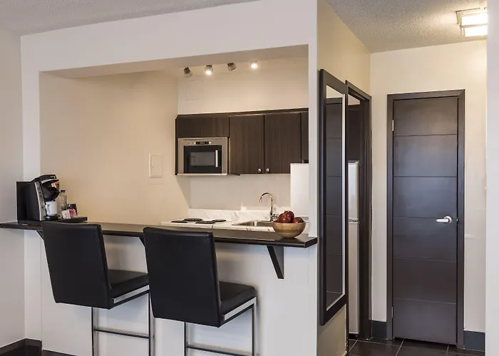 Ottawa Embassy Hotel & Suites