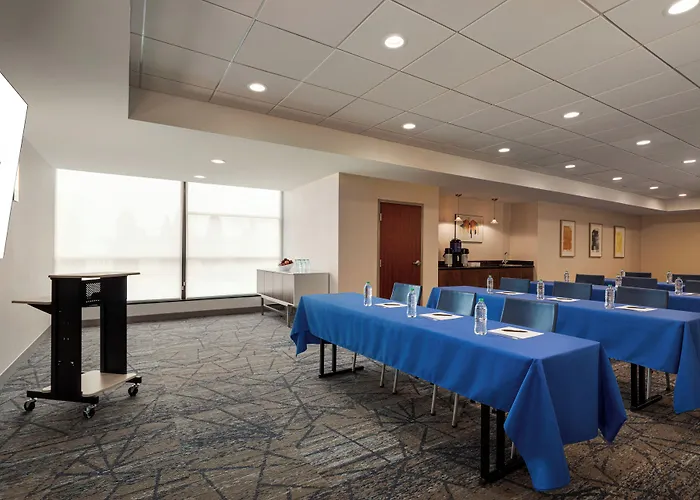 Holiday Inn Express Baltimore At The Stadiums By Ihg