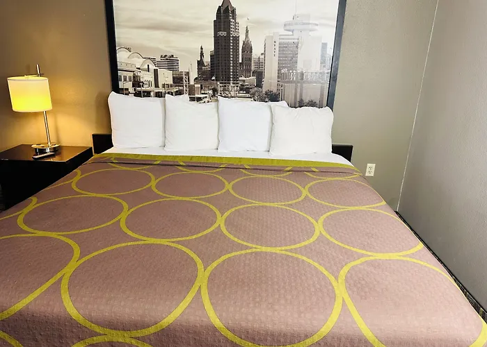 Delavan Inn And Suites