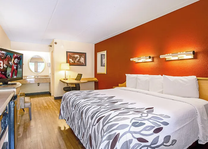Red Roof Inn Utica