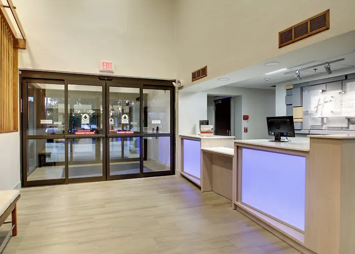 Holiday Inn Express & Suites Aurora - Naperville By Ihg
