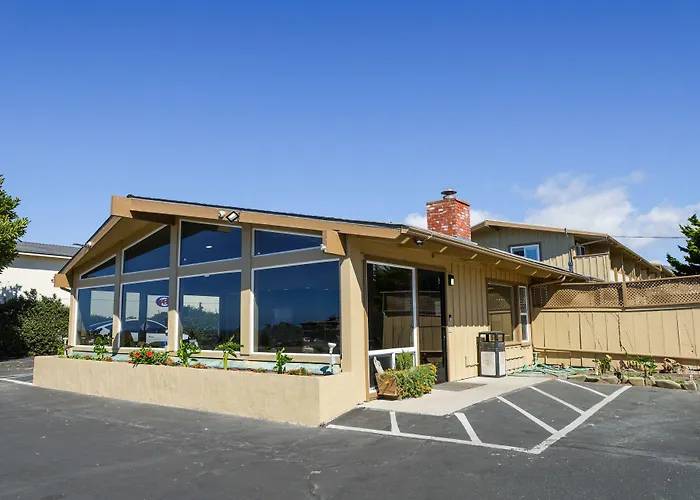 Silver Surf Motel