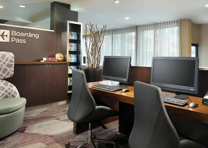 Courtyard By Marriott Raleigh Midtown