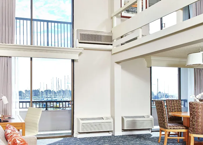 Doubletree By Hilton Hotel Berkeley Marina