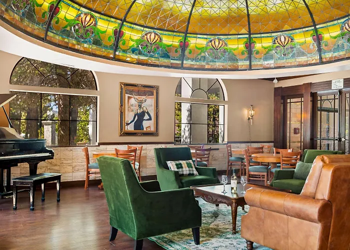 Chateau Big Bear Boutique Hotel, BW Signature Collection