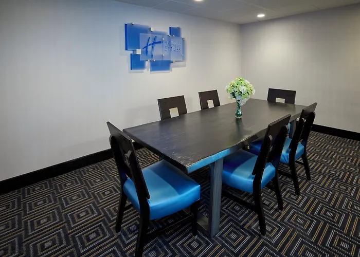 Holiday Inn Express & Suites Birmingham South - Pelham By Ihg