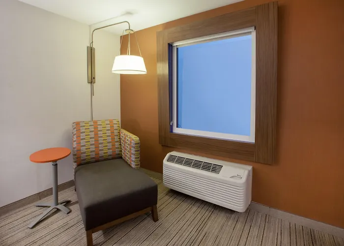 Holiday Inn Express Atlanta W