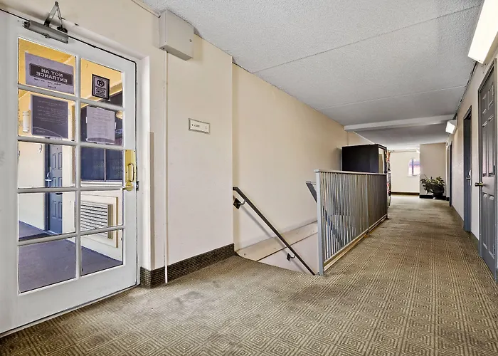 La Quinta Inn By Wyndham Costa Mesa Orange County