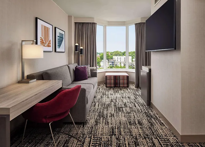 Hilton Kansas City Country Club Plaza