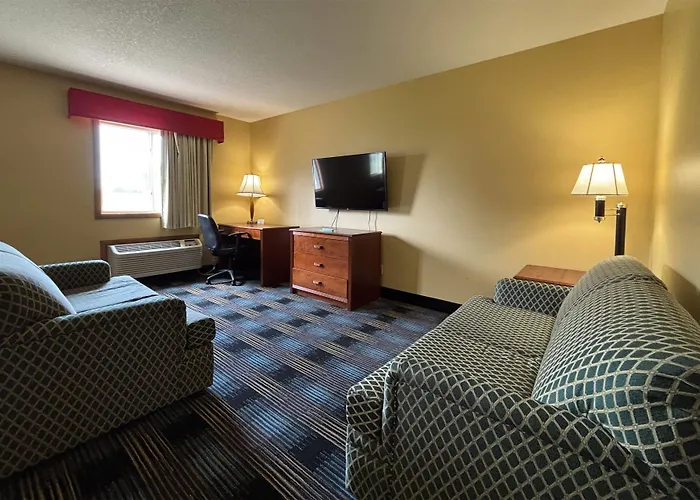 Super 8 By Wyndham Staunton