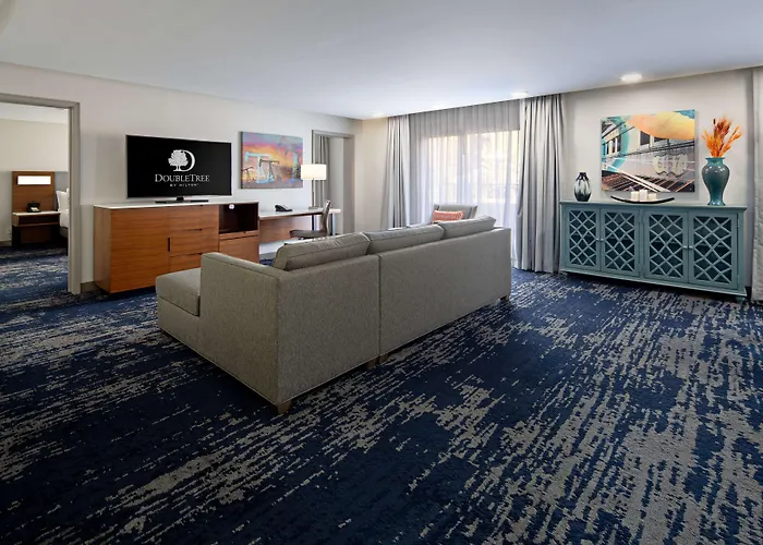 Doubletree By Hilton Bakersfield