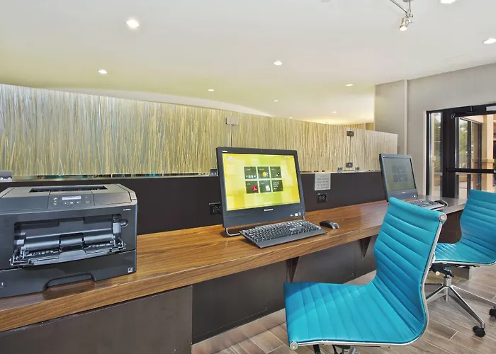 Courtyard By Marriott Gulfport Beachfront