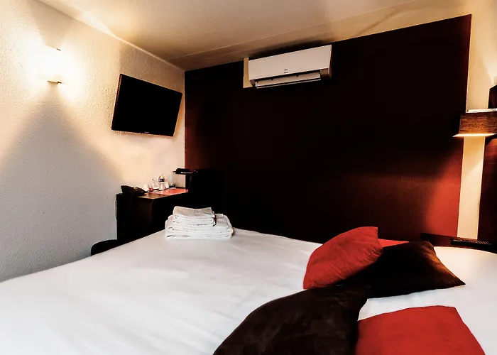 Logis Hotel Lons-Le-Saunier - Restaurant Le Grill