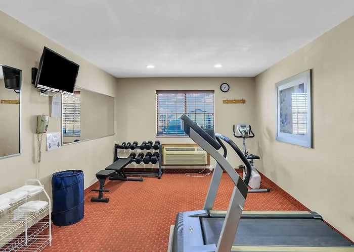 Baymont By Wyndham Cedar Rapids