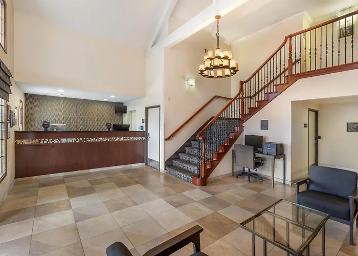 Best Western Town & Country Lodge