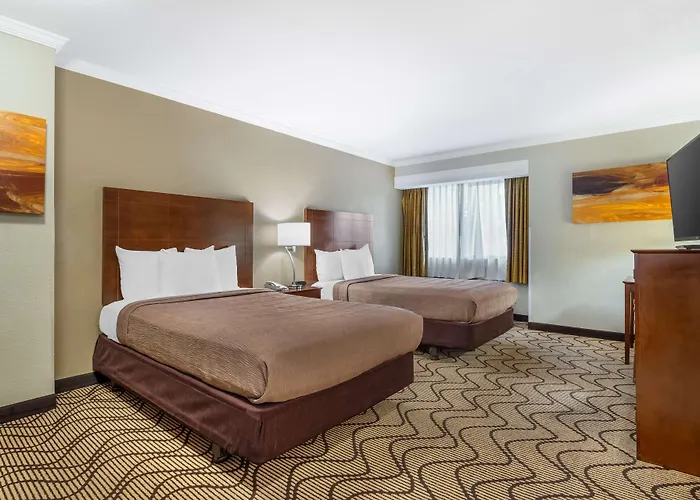 Best Western John Muir Inn