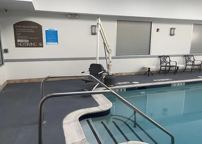Clarion Hotel & Suites Hamden-New Haven