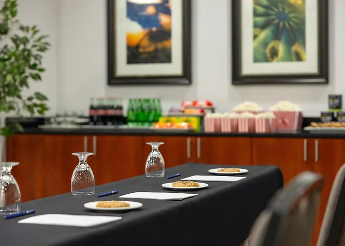 Doubletree By Hilton Pittsburgh-Green Tree