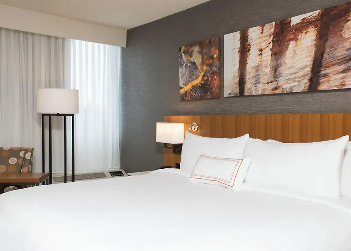 Sonesta Hotel Grand Rapids Airport