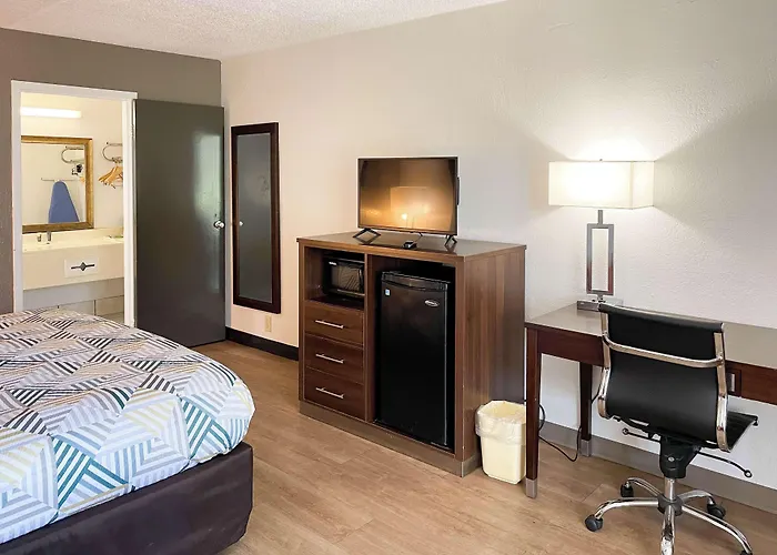 Motel 6 Opelika Al