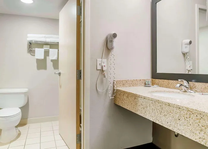 Best Western Beacon Inn