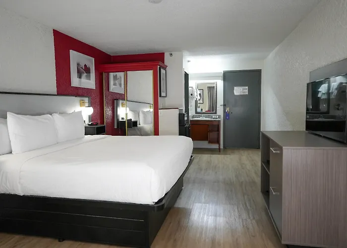 Ramada By Wyndham Tulsa Broken Arrow