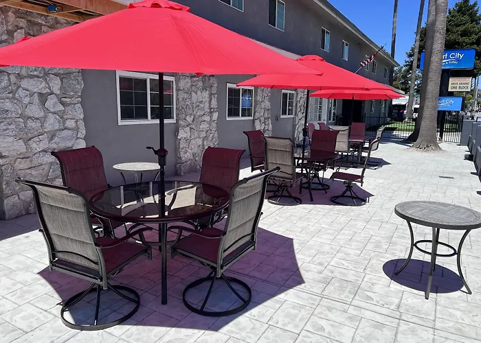 Surf City Inn & Suites