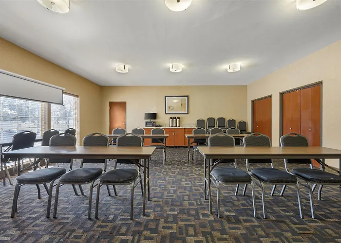 Best Western Plus Prairie Inn