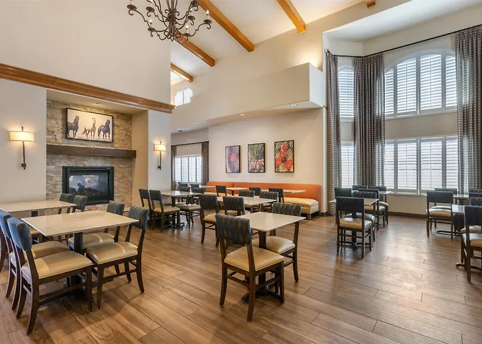 Best Western Plus A Wayfarer's Inn&Suites