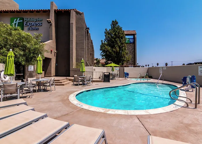 Holiday Inn Express & Suites Camarillo By Ihg