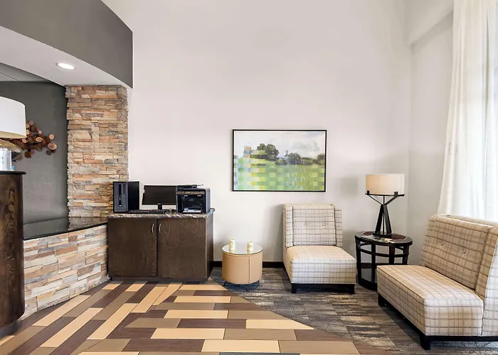 Best Western Luxbury Inn Fort Wayne