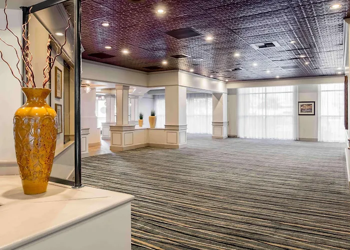 Embassy Suites By Hilton Seattle - Tacoma International Airport
