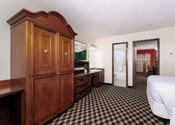 Mcm Elegante Suites Abilene