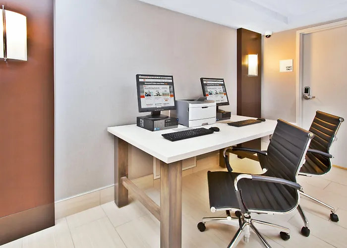 Holiday Inn Express Boston-Waltham By Ihg