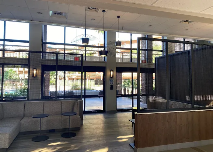Embassy Suites By Hilton Tucson East