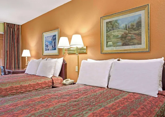 Days Inn By Wyndham Benson