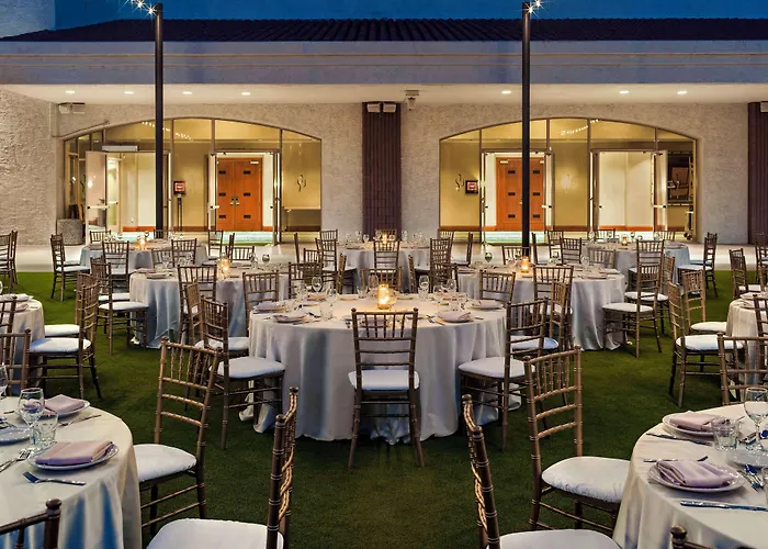 Embassy Suites By Hilton Scottsdale Resort