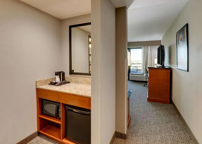 Drury Inn & Suites Phoenix Airport