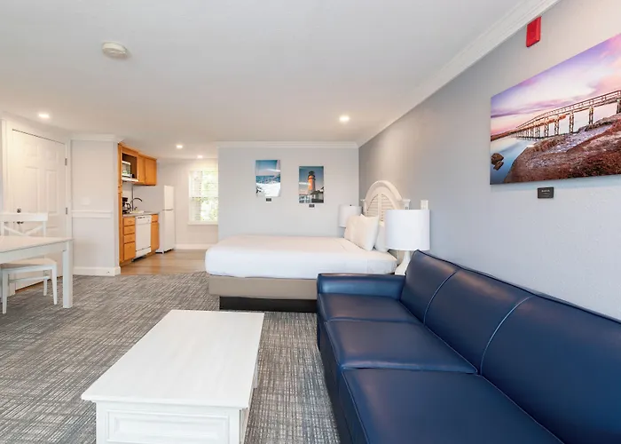 Innseason Resorts Harborwalk