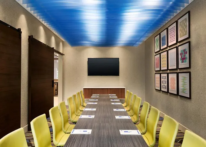 Holiday Inn Express Milford By Ihg