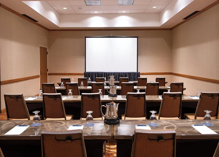Sheraton Minneapolis West Hotel