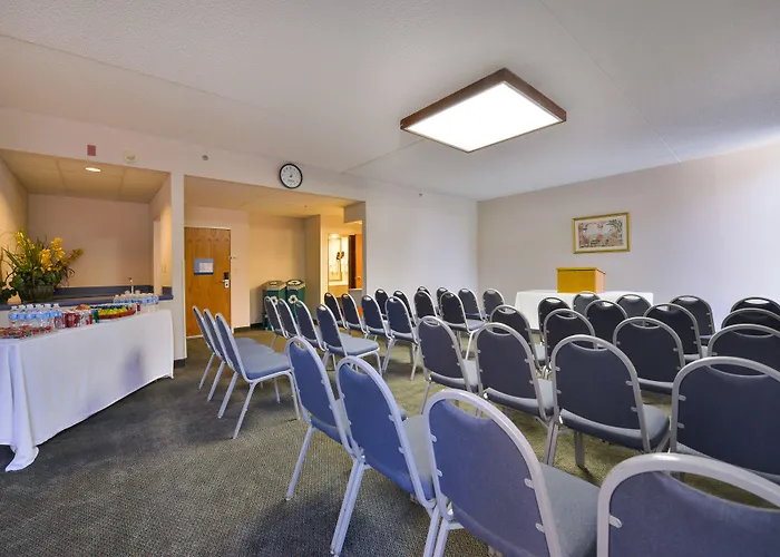 Greenstay Hotel & Suites Central