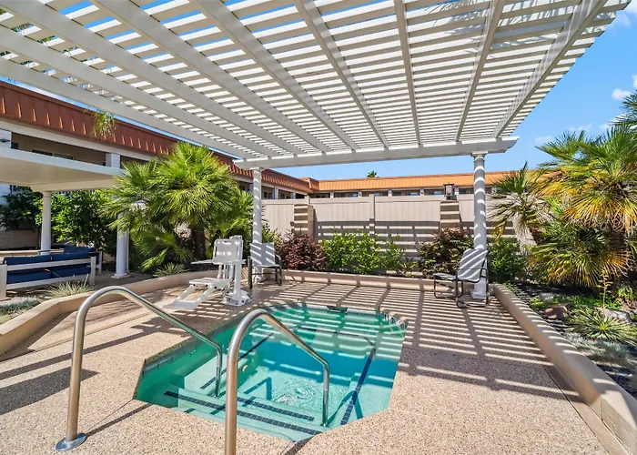 Best Western Plus Hilltop Inn