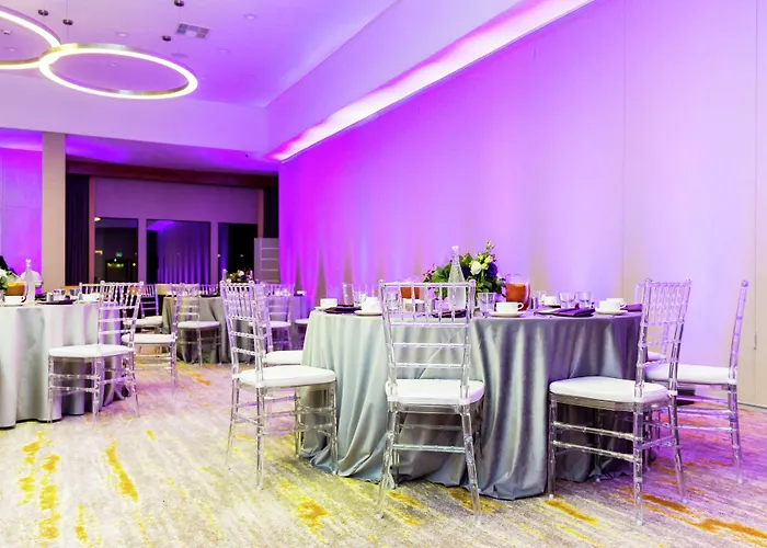 Doubletree By Hilton Pomona